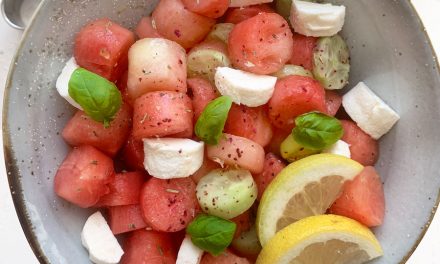 Sommerlicher Melonen Feta Salat